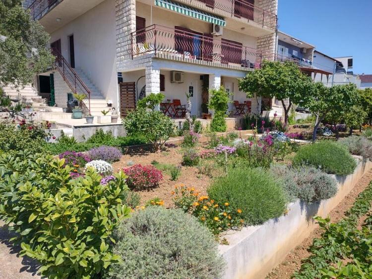 Apartments Tomas Trogir Exterior foto